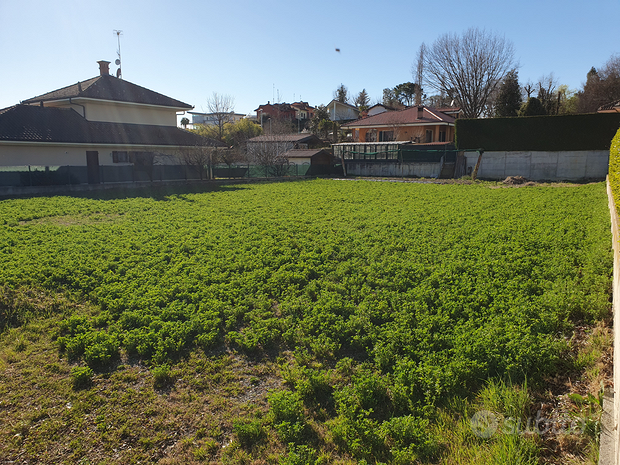 Terreno em Fossano, Italy 1200 m² N.º 281772