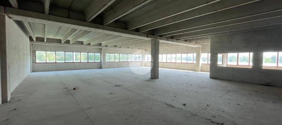 387m² Warehouse in Albano Sant'Alessandro, Italy No. 153516 33