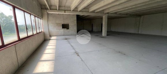 387m² Warehouse in Albano Sant'Alessandro, Italy No. 153516 17