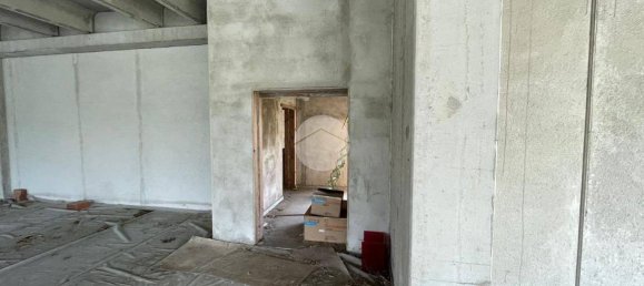 387m² Warehouse in Albano Sant'Alessandro, Italy No. 153516 9