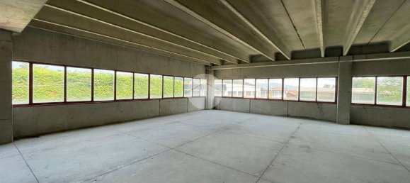 387m² Warehouse in Albano Sant'Alessandro, Italy No. 153516 13