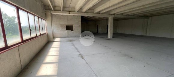 387m² Warehouse in Albano Sant'Alessandro, Italy No. 153516 21