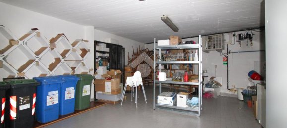 Propiedad comercial de 3 habitaciónes en Bergamo, Italy No. 314473 11