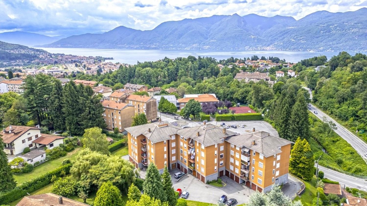 3 rooms Apartment in Luino, Italy No. 271295