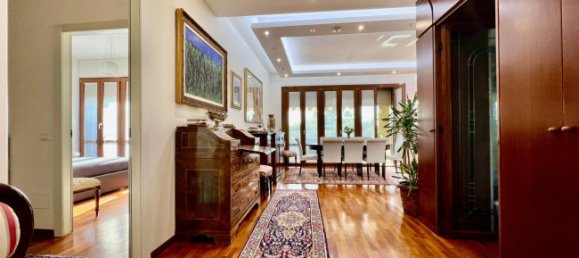 2 bedrooms Apartment in Milan, Italy No. 381612 5