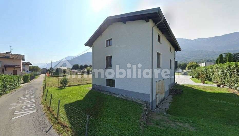 2-Zimmer Garage in Colico, Italy, Nr. 322246