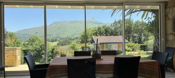 4 bedrooms House in Urrugne, France No. 302544 10