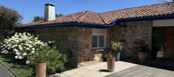 4 bedrooms House in Urrugne, France No. 302544 5