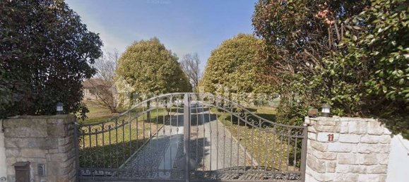 8 bedrooms Villa in Caselle Torinese, Italy No. 12203 5