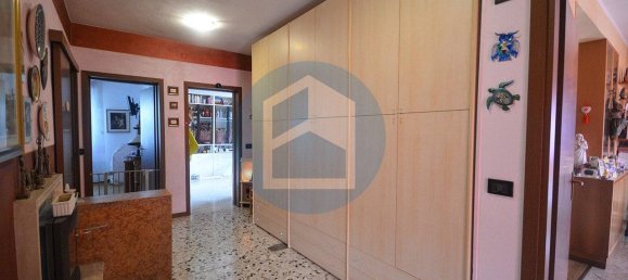 4 bedrooms Villa in Endine Gaiano, Italy No. 355747 17