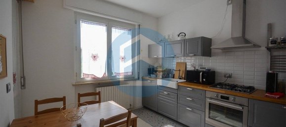 4 bedrooms Villa in Endine Gaiano, Italy No. 355747 3