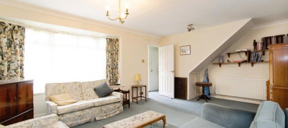 3 Schlafzimmer Haus in Kenley, United Kingdom, Nr. 8032 8