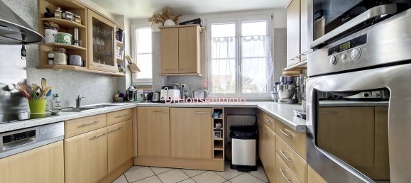 3 Schlafzimmer Wohnung in Le Bourget, France, Nr. 298917 6