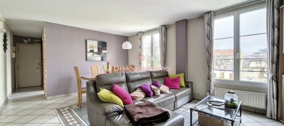 3 Schlafzimmer Wohnung in Le Bourget, France, Nr. 298917 2