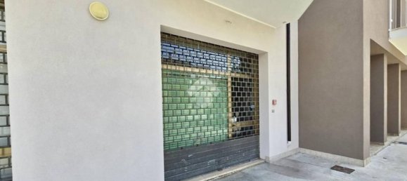 107m² Commercial property in Notaresco, Italy No. 362793 6