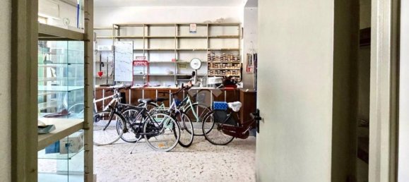 107m² Commercial property in Notaresco, Italy No. 362793 4