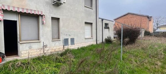 Apartamento de 4 divisões em Luzzara, Italy N.º 201395 8