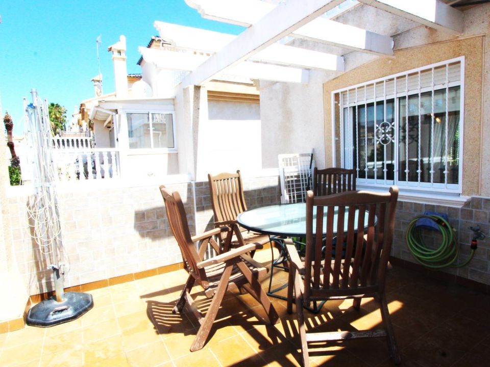 Villa de 3 dormitorios en Alicante, Spain No. 178171