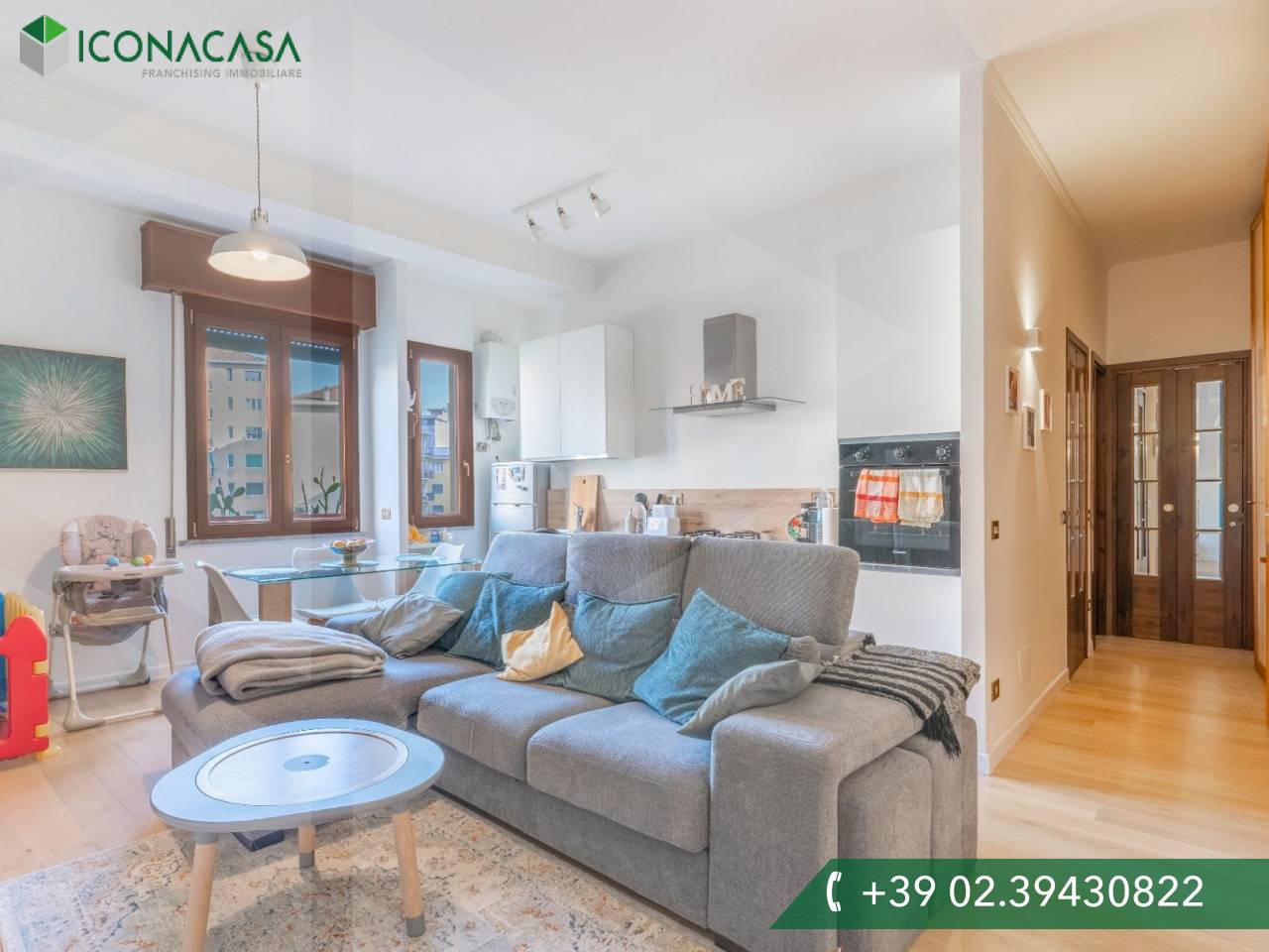 Apartamento de 3 habitaciónes en Milan, Italy No. 239460