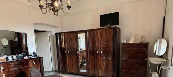 5 rooms Apartment in Castagneto Carducci, Italy No. 80912 5