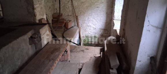 5 rooms House in Capannori, Italy No. 63980 13