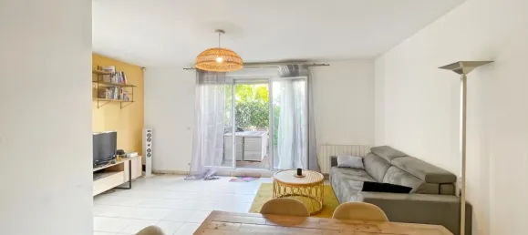 3 bedrooms House in Bondy, France No. 321624 4