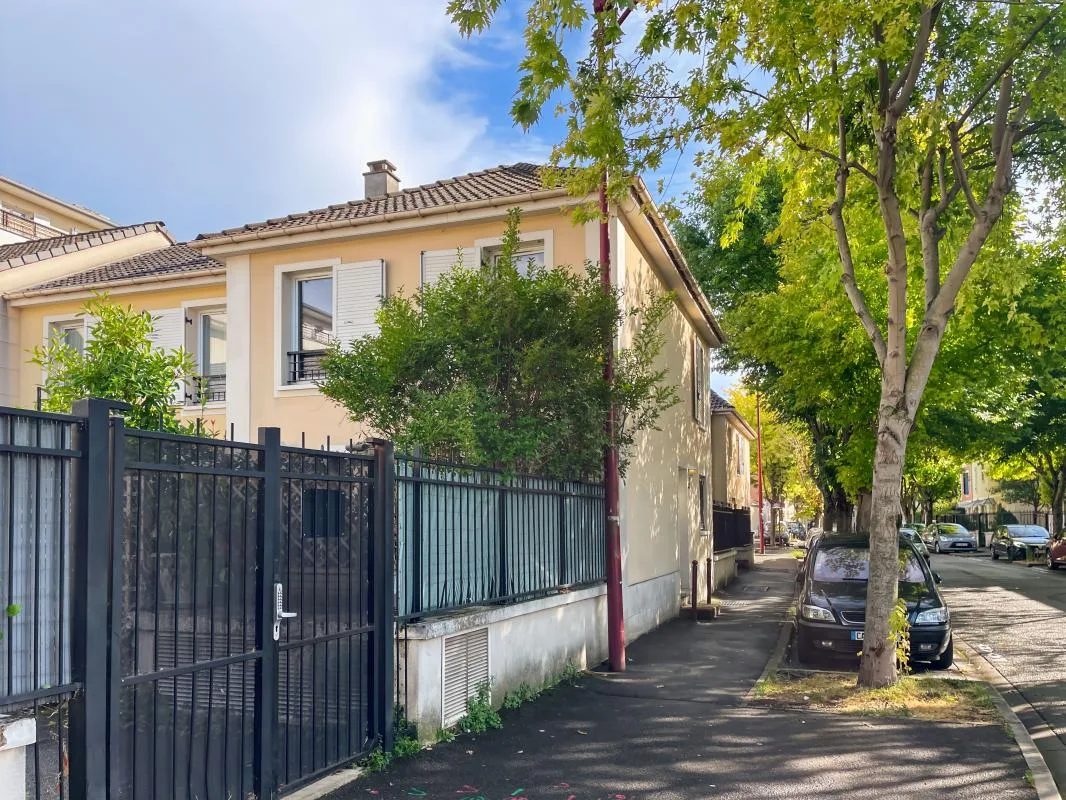 3 bedrooms House in Bondy, France No. 321624