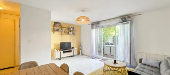 3 bedrooms House in Bondy, France No. 321624 5