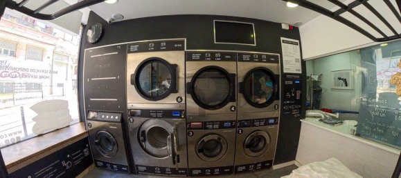 53m² Commercial property in Lisbon, Portugal No. 235906 3