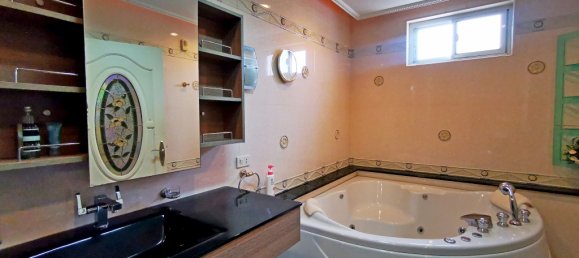 Кафе / ресторан с 2 спальнями в Паттайя, Таиланд № 322 22