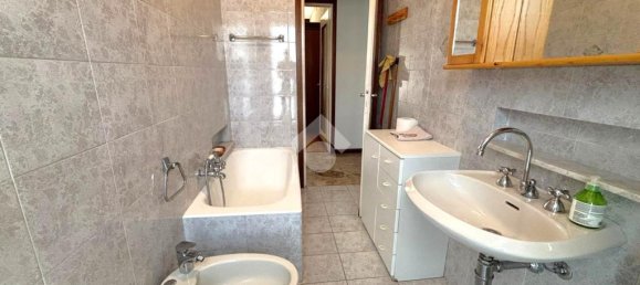 Apartamento de 4 dormitorios en Ponte San Pietro, Italy No. 305638 15