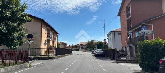 Apartamento de 4 dormitorios en Ponte San Pietro, Italy No. 305638 39