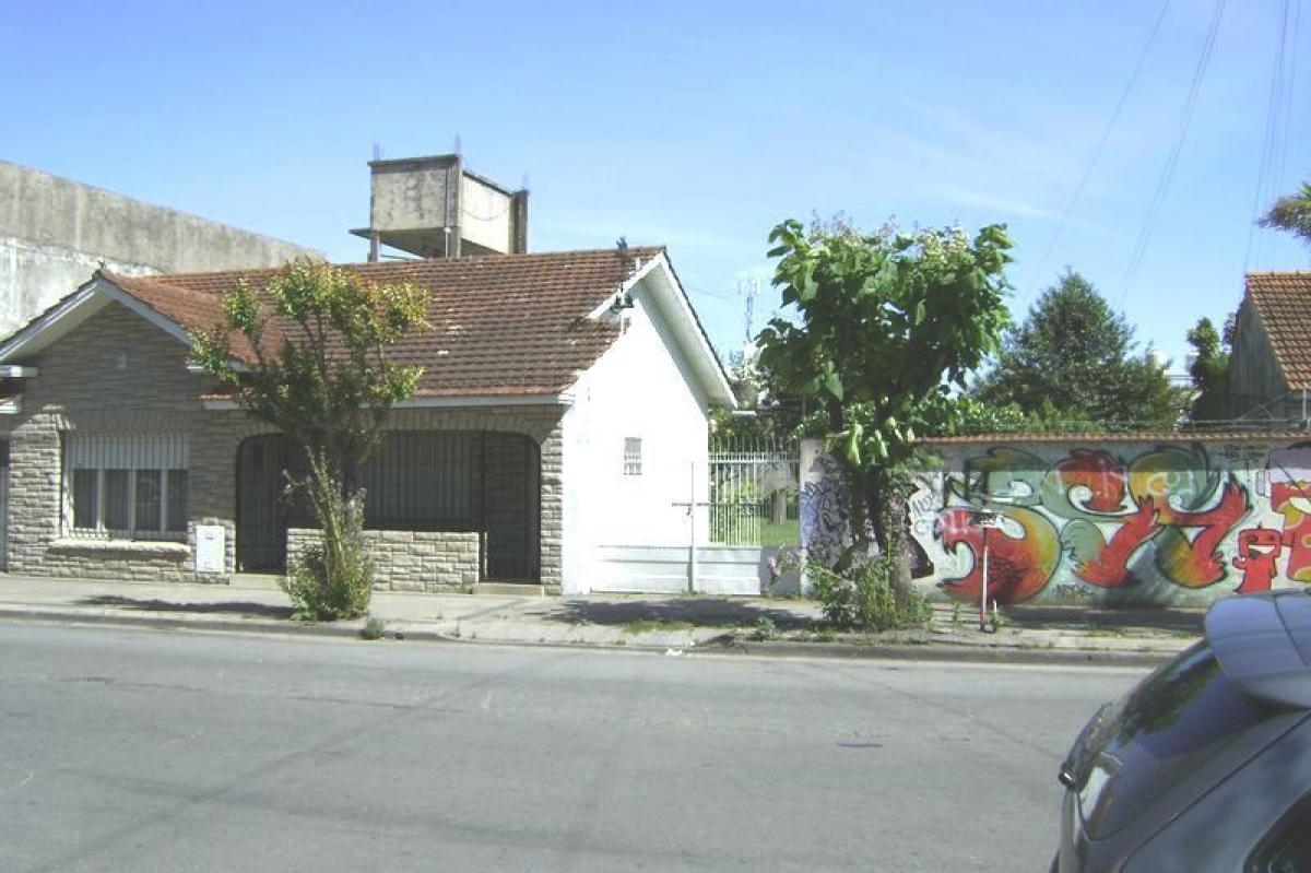 3 bedrooms House in Mar del Plata, Argentina No. 86083