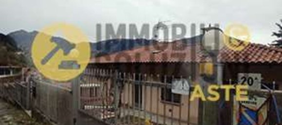 2 bedrooms House in Gandino, Italy No. 373186 2