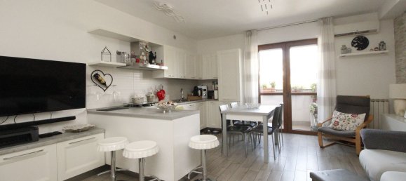 Apartamento de 3 divisões em Legnano, Italy N.º 330388 3