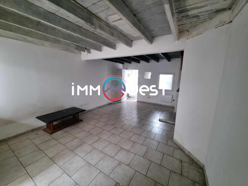 3-salle Bâtiment à Calais, France No. 256835