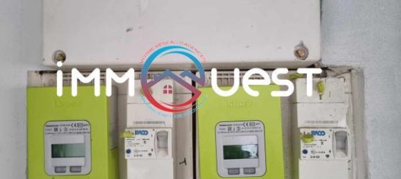 3-salle Bâtiment à Calais, France No. 256835 2