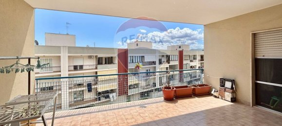 Квартира с 3 спальнями в Монополи, Италия № 327969 8