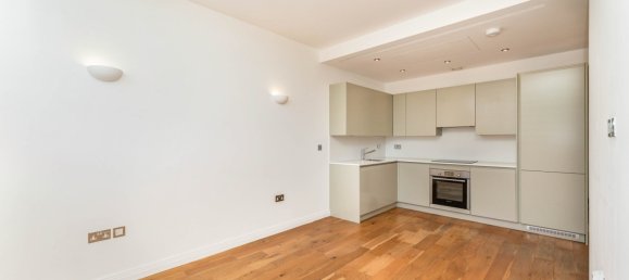 Apartment in Greenford, United Kingdom No. 1818 5
