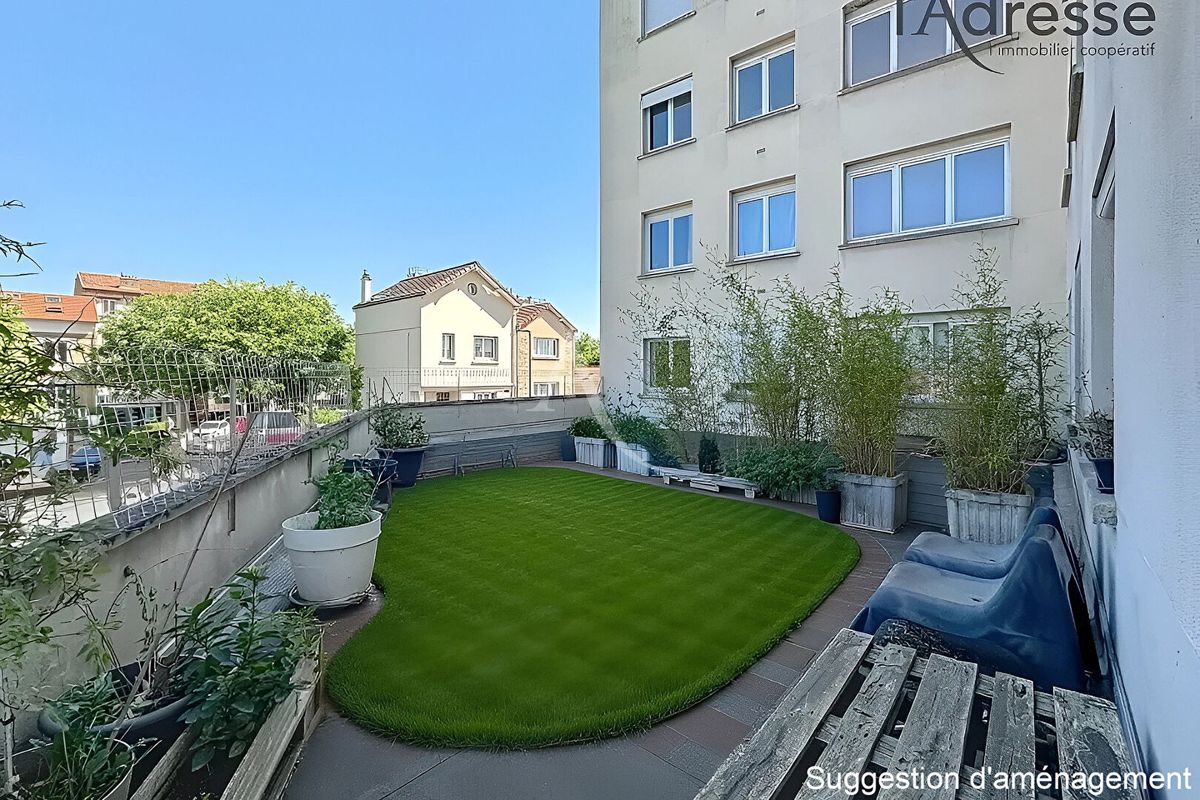2 bedrooms Apartment in Suresnes, France No. 296586