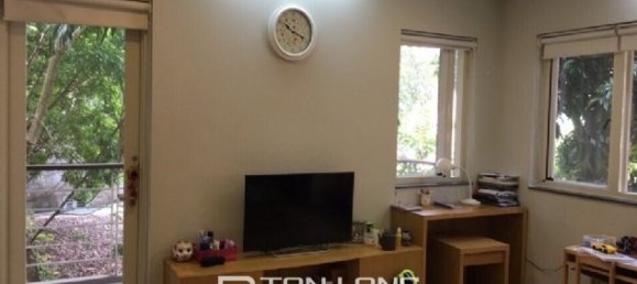 Casa de 3 dormitorios en Tay Ho, Vietnam No. 1645 8