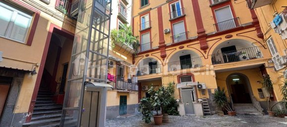 1 Schlafzimmer Wohnung in Naples, Italy, Nr. 354540 10