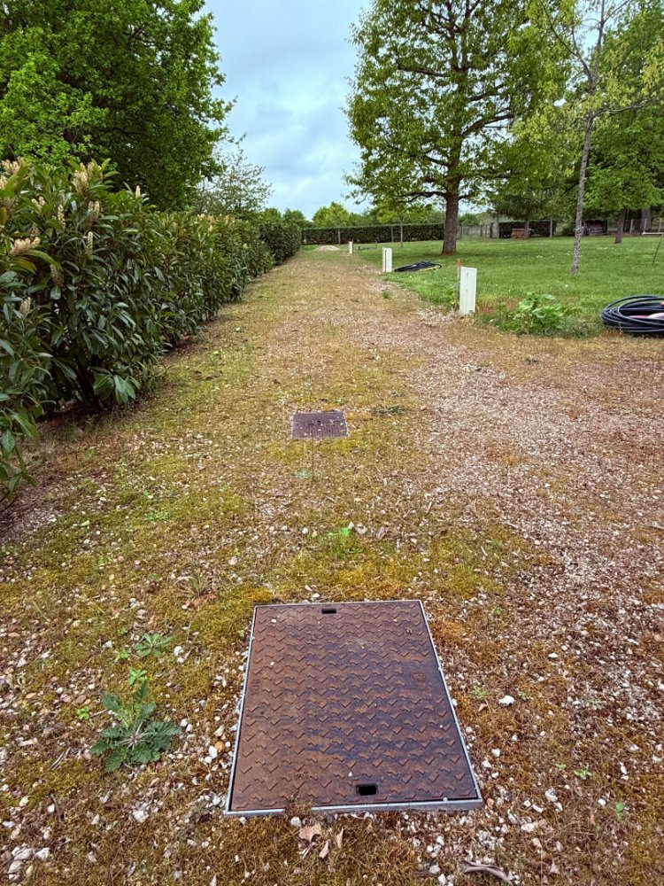  Land in Olivet, France No. 93015