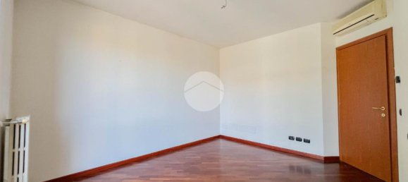 Villa de 3 dormitorios en Lonato del Garda, Italy No. 268799 20