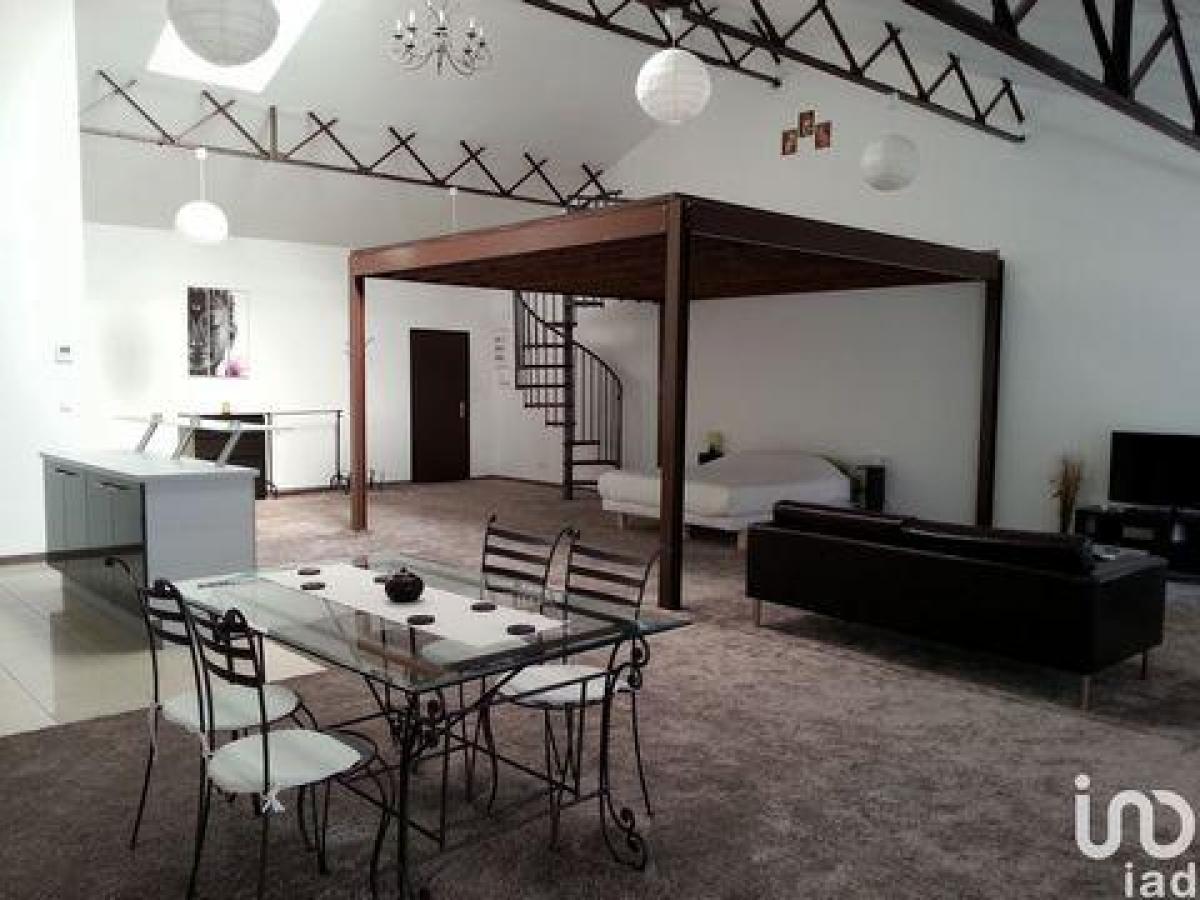 Studio à condo à Senlis, France No. 7147