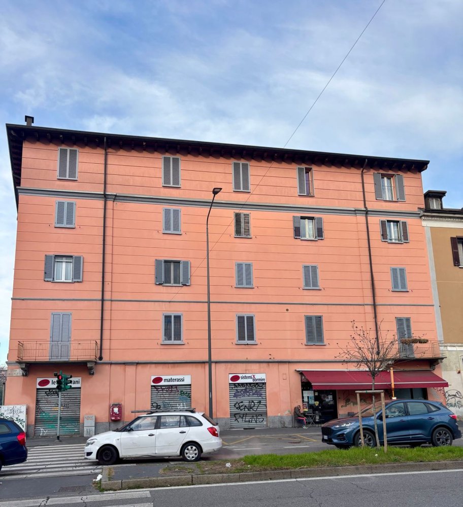 2 rooms Apartment in Milan, Italy No. 261239