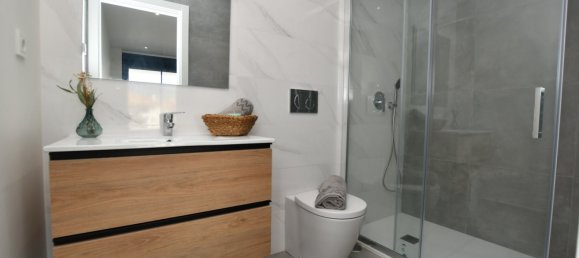 Apartamento de 2 dormitorios en Villamartin, Spain No. 8866 11