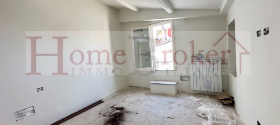 3 bedrooms Apartment in Florence, Italy No. 181983 28