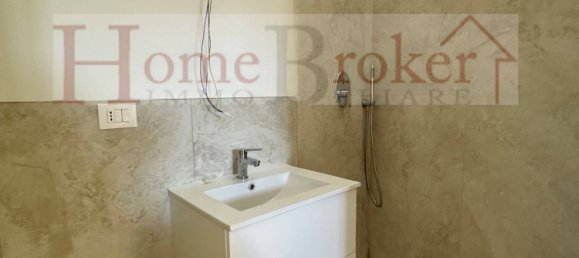 3 bedrooms Apartment in Florence, Italy No. 181983 18