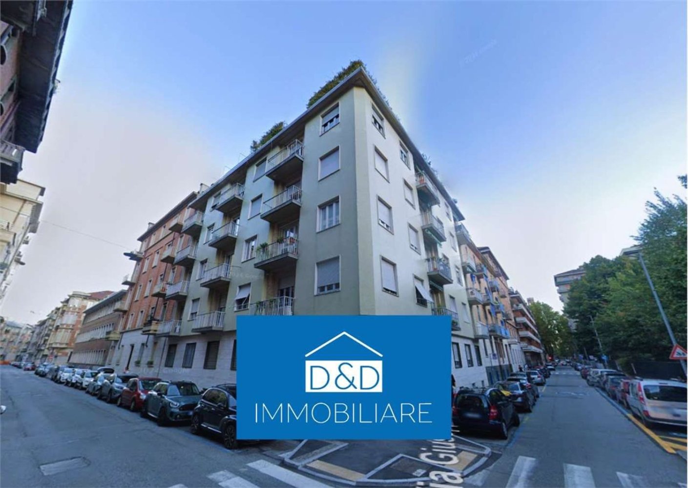 5 rooms Apartment in Turin, Italy No. 10185